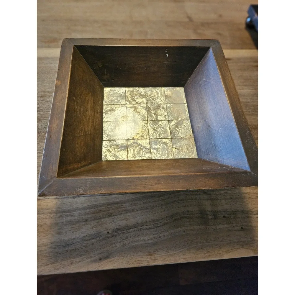 Vintage Wooden Tray With Capiz Shell Mossaic Base. Perfect Entryway Bowl